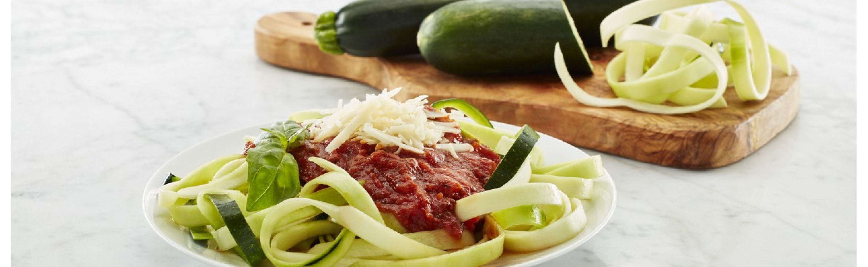 Zucchini noodles with red sauce