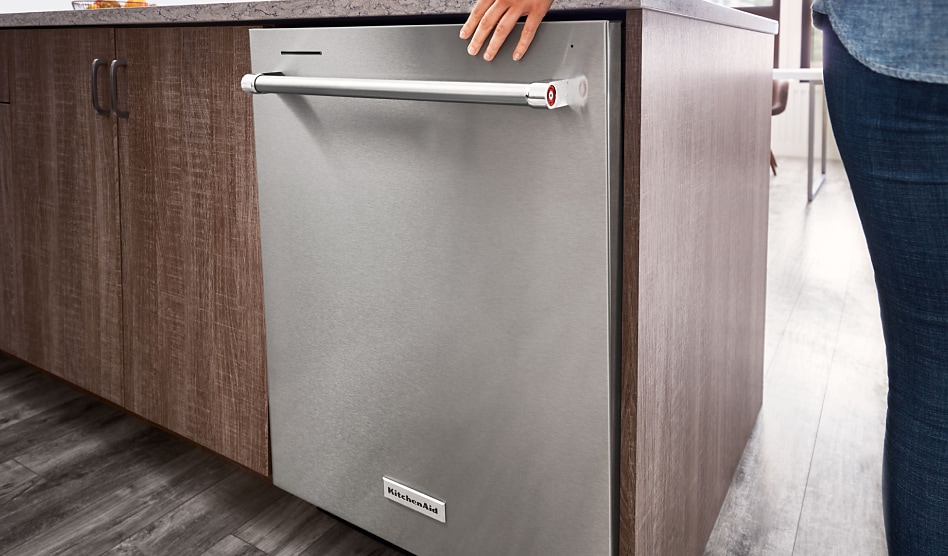 Tại sao nên chọn máy rửa chén âm tủ? Máy rửa chén âm tủ KitchenAid® bằng thép không gỉ