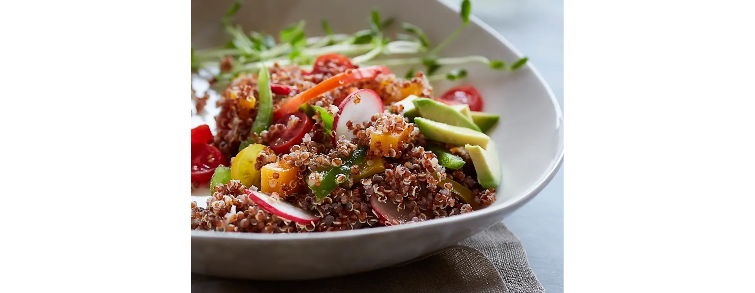 Grain bowl with quinoa and vegetables