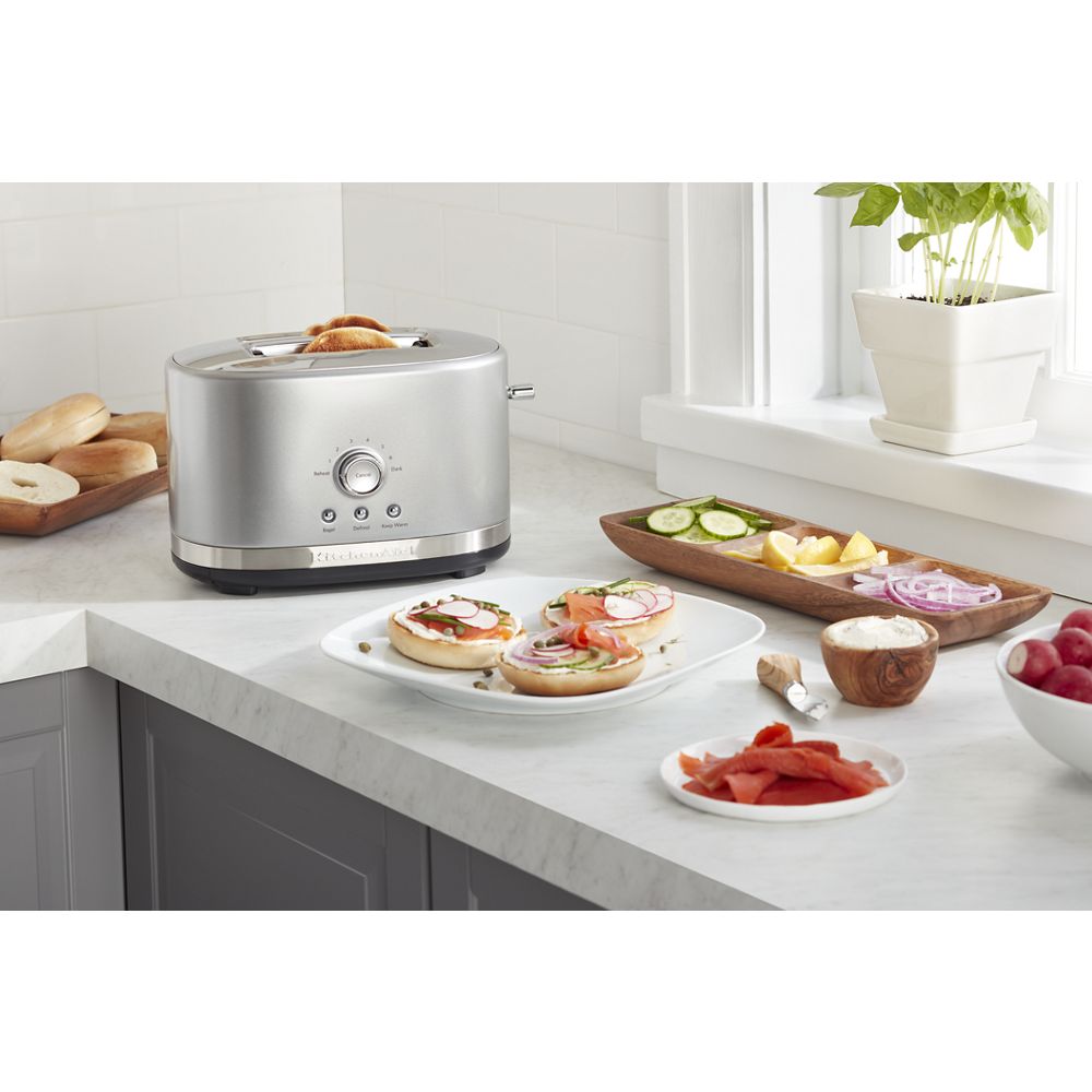 2-Slice Toaster with High Lift Lever