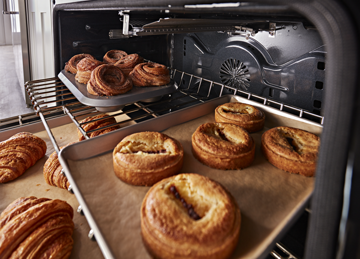 KitchenAid® 36'' Smart Commercial-Style Gas Range with 6