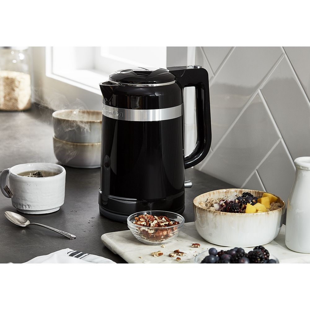 1.5 Liter Electric Kettle with dual-wall insulation